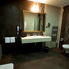 Отель Primoretz Grand Hotel & SPA Болгария, Бургас - 3 отзыва об отеле, цены и фото номеров - забронировать отель Primoretz Grand Hotel & SPA онлайн ванная фото 2