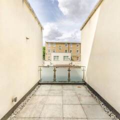 Отель Modern 2 Bedroom Flat in Holloway балкон