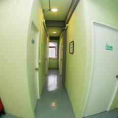 Samsen 8 Hostel Бангкок интерьер отеля фото 3