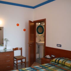 Отель Ravello Rooms Равелло сейф в номере