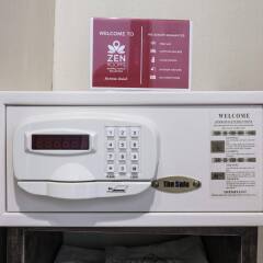 Отель ZEN Rooms Prachanukroh Patong Beach сейф в номере