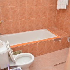 Hotel International in Grand-Bassam, Cote d'Ivoire from 78$, photos, reviews - zenhotels.com bathroom