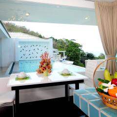 Отель Grand Bleu Ocean View Pool Suite питание