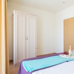 Апартаменты Two Bedroom Apartment with Balcony комната для гостей фото 2