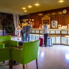 Отель Auramar Beach Resort гостиничный бар