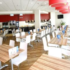 Отель Travelodge Barcelona Poblenou гостиничный бар