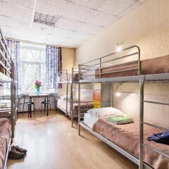 Метро-Тур хостел Стандартный номер с двуспальной кроватью фото 14