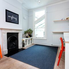 Отель Highbury Square Home удобства в номере