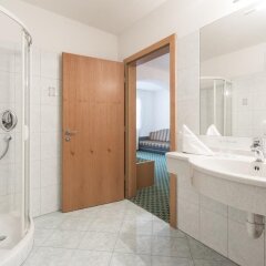 Saldur Small Active Hotel Злудерно ванная