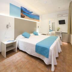 Отель Hostal Adelino комната для гостей фото 2