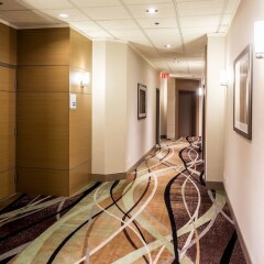 Отель Holiday Inn Express Vancouver-Metrotown (Burnaby) Канада, Бурнаби - отзывы, цены и фото номеров - забронировать отель Holiday Inn Express Vancouver-Metrotown (Burnaby) онлайн интерьер отеля фото 3