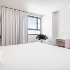 Отель Ibis Valencia Palacio de Congresos Испания, Валенсия - отзывы, цены и фото номеров - забронировать отель Ibis Valencia Palacio de Congresos онлайн комната для гостей фото 5