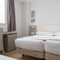 Отель Casual del JAZZ San Sebastian сейф в номере