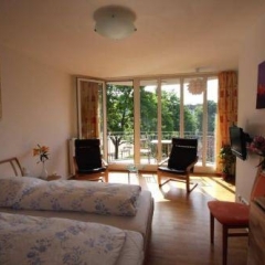 Апартаменты Berlin Holiday Apartments Near Central Station Берлин комната для гостей фото 4