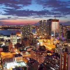 The New Yorker A Wyndham Hotel городской автобус