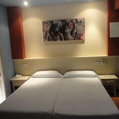 Отель Hostal Los Caracoles комната для гостей фото 5