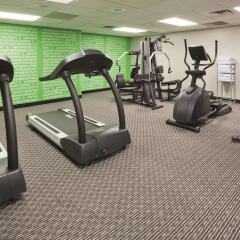 Отель La Quinta Inn & Suites Mpls-Bloomington West Блумингтон фитнесс-зал фото 3