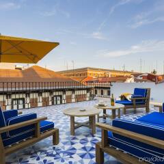 Отель Only YOU Boutique Hotel Madrid Испания, Мадрид - отзывы, цены и фото номеров - забронировать отель Only YOU Boutique Hotel Madrid онлайн гостиничный бар