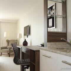 Отель Staybridge Suites London- Stratford удобства в номере