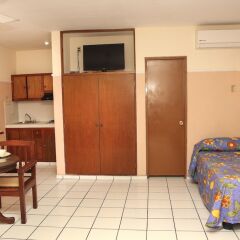 Отель Blue Pacific Suites в номере