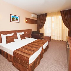 Отель Family Hotel Coral Болгария, Поморие - отзывы, цены и фото номеров - забронировать отель Family Hotel Coral онлайн комната для гостей фото 4