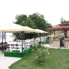 Отель Iris Beach Hotel - Half Board Болгария, Свети Влас - отзывы, цены и фото номеров - забронировать отель Iris Beach Hotel - Half Board онлайн питание фото 2