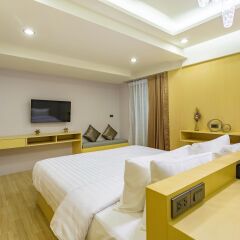 OneLoft Hotel сейф в номере