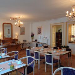 Отель Hôtel Continental Эвиан-ле-Бен питание