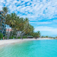 Отель Kurumba Villa пляж