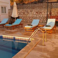 Отель Kalkan Village бассейн