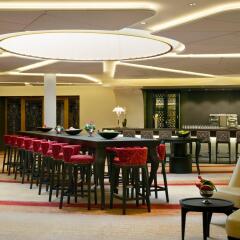 Отель Vier Jahreszeiten Kempinski München Германия, Мюнхен - 13 отзывов об отеле, цены и фото номеров - забронировать отель Vier Jahreszeiten Kempinski München онлайн гостиничный бар