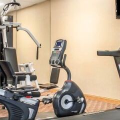 Clarion Hotel Buffalo Airport фитнесс-зал фото 3
