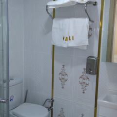 Yali Otel Турция, Чешмели - отзывы, цены и фото номеров - забронировать отель Yali Otel онлайн ванная фото 2