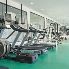 Grecian Bay Hotel фитнесс-зал фото 4