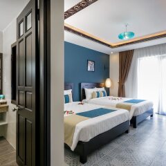 Отель Hoi An Golden Holiday Villa сейф в номере