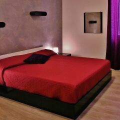Отель Enzo Luxury rooms сейф в номере