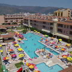 Отель Midpoint Club and Suites бассейн фото 2
