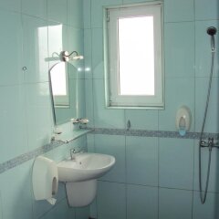Отель Lazuren Briag Болгария, Бургас - отзывы, цены и фото номеров - забронировать отель Lazuren Briag онлайн ванная