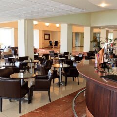Отель Atlantica Sea Breeze Кипр, Протарас - отзывы, цены и фото номеров - забронировать отель Atlantica Sea Breeze онлайн гостиничный бар