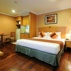 Отель Admiral Suites Sukhumvit 22 By Compass Hospitality Бангкок сейф в номере