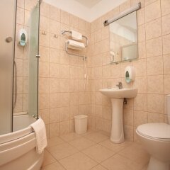 Toss Hotel ванная