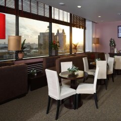 Гостиница DoubleTree by Hilton Novosibirsk в Новосибирске - забронировать гостиницу DoubleTree by Hilton Novosibirsk, цены и фото номеров Новосибирск питание