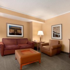 Embassy Suites by Hilton Crystal City National Airport in Arlington, United States of America from 229$, photos, reviews - zenhotels.com guestroom photo 2