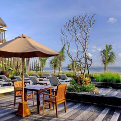 Отель THE HAVEN SUITES Bali Berawa с домашними животными