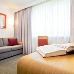 Отель Novotel Genève Aéroport France Франция, Ферней-Вольтер - отзывы, цены и фото номеров - забронировать отель Novotel Genève Aéroport France онлайн комната для гостей