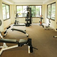 Отель Sea Breeze Jomtien Resort фитнесс-зал фото 2