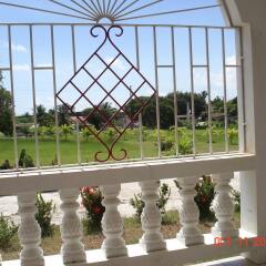 Отель Treasure Bay Guesthouse Треже-Бич балкон