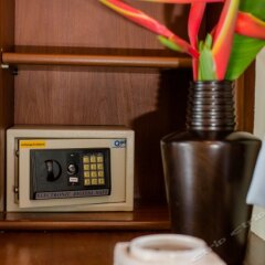 The Serenity Golf Hotel сейф в номере
