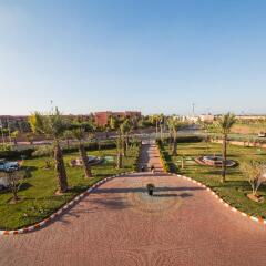 Zalagh Kasbah Hotel and Spa парковка