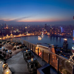 Отель The Ritz-Carlton Shanghai, Pudong Китай, Шанхай - отзывы, цены и фото номеров - забронировать отель The Ritz-Carlton Shanghai, Pudong онлайн балкон